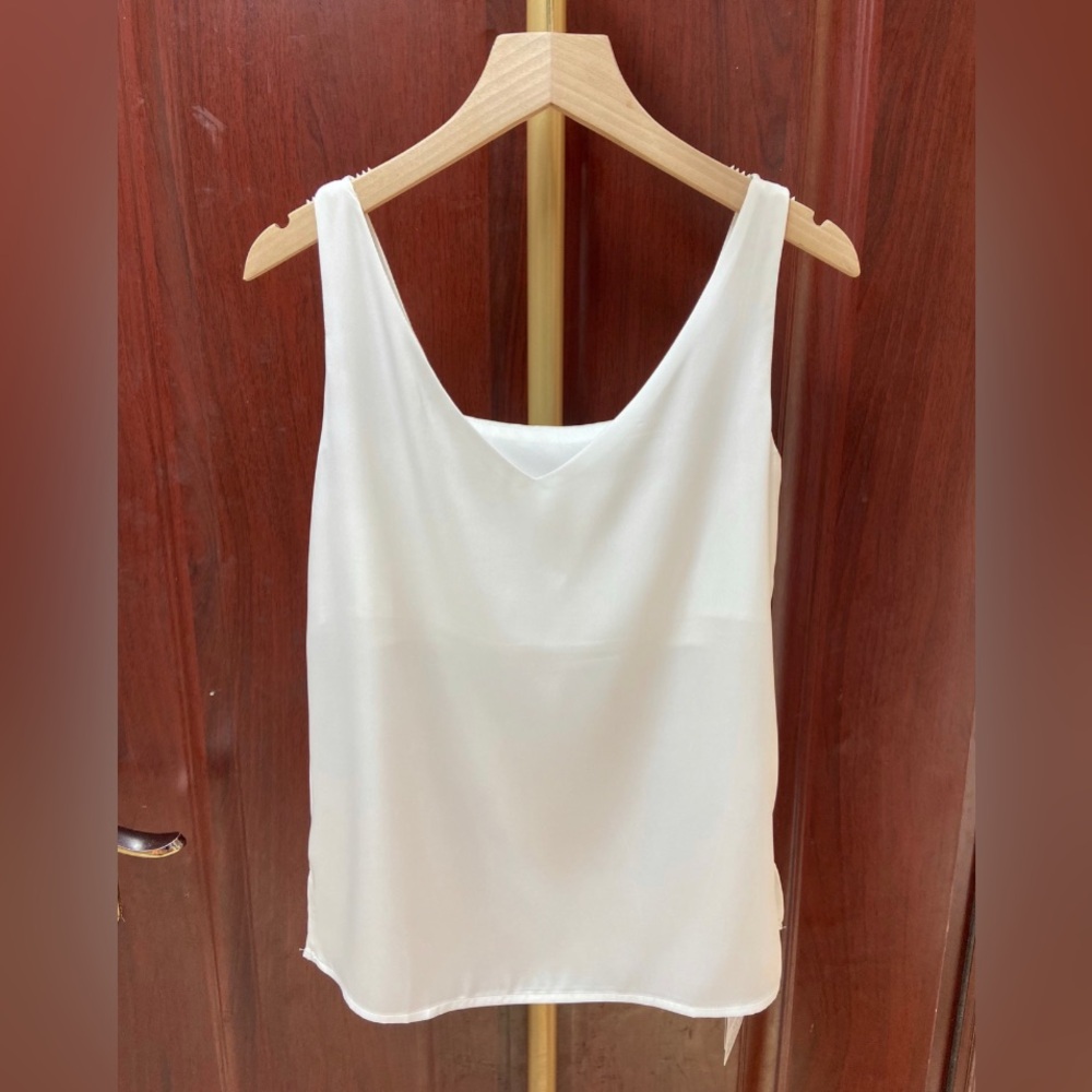 Brand New 100% silk top tank size Small